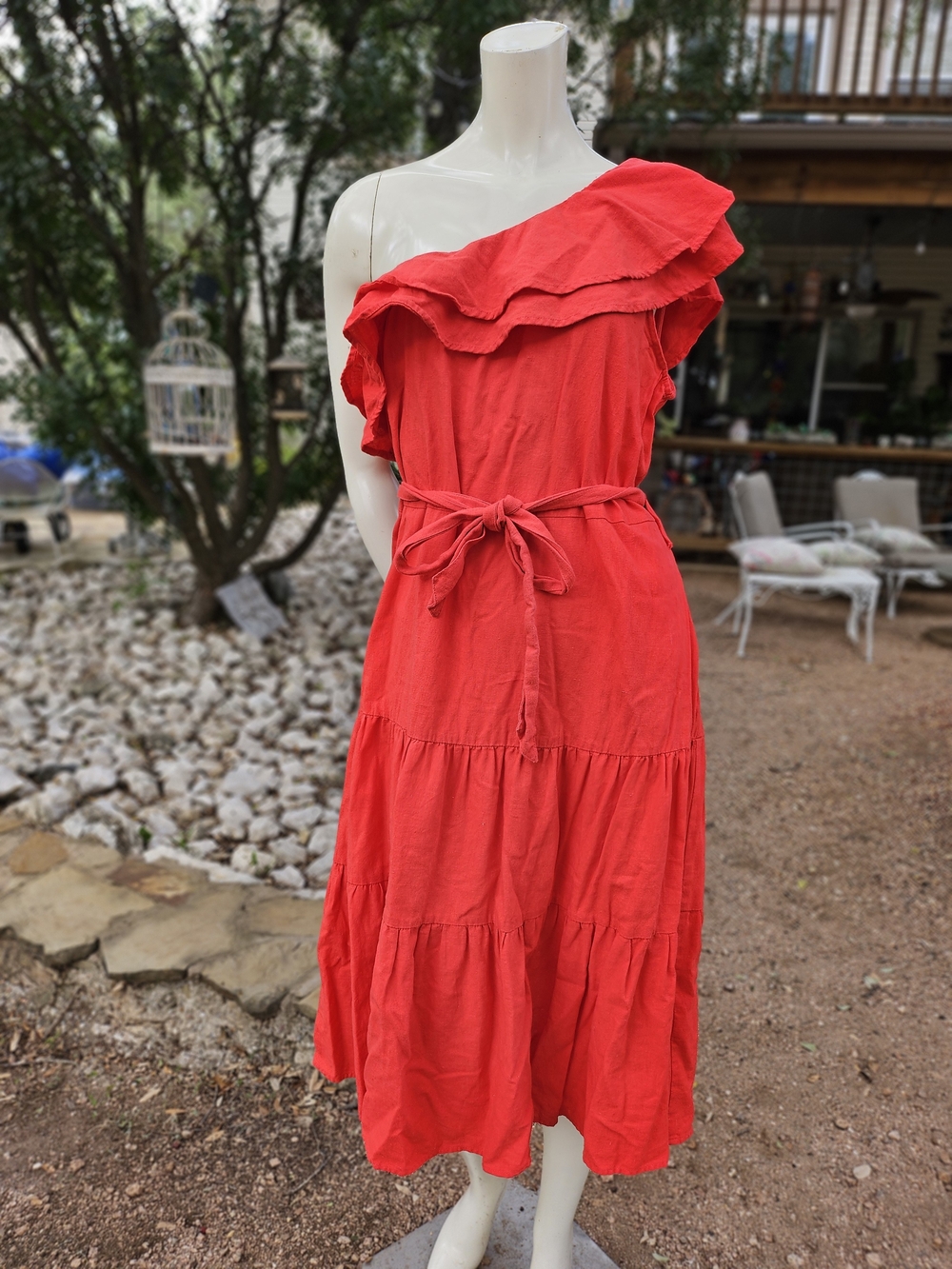 Nicole Miller One-Shoulder Linen-Blend Tiered Dress in Bright Red XL